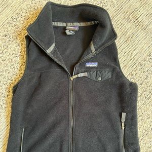 Black Women’s Patagonia Vest - size Large
